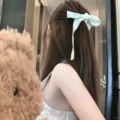 三个摩登女性